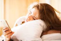 Thôi yêu vì bạn trai “mặc váy của mẹ”