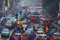 Kinh hoàng cảnh tắc đường khắp nơi ở Hà Nội chiều tối nay