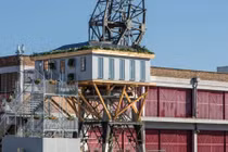 Mát mắt với ngôi nhà cần cẩu độc lạ trên cảng sông