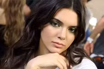 Điểm danh sao Hollywood đẹp không cần phẫu thuật thẩm mỹ