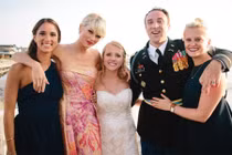 Taylor Swift và những lần khiến fan kinh ngạc vì hành động sốc