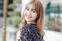 Khả Ngân: "Tôi không bắt chước Angela Phương Trinh bỏ học"