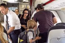 Nhà Brad-Angie bình dân trên máy bay hạng phổ thông