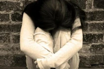 Bé gái 10 tuổi có thai, thanh niên cùng xóm tự vẫn