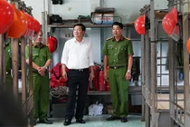 Bí thư Thăng: Trực thăng chữa cháy cần thiết với đô thị TPHCM