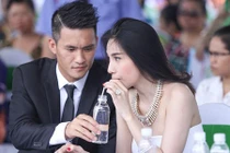 Khoảnh khắc ngọt ngào tan chảy của Thủy Tiên - Công Vinh