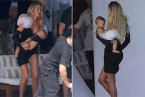 Thiên thần Victoria’s Secret vừa chụp mẫu vừa cho con bú