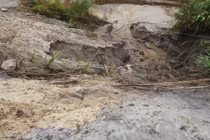 Vỡ đập chứa bùn thải: Phát hiện đập chứa không có trong thiết kế