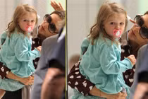 Con gái Beck-Vic nghiện ti giả