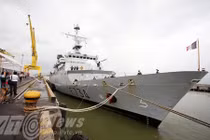 Thăm quan bên ngoài tàu chiến Pháp đang ở Đà Nẵng