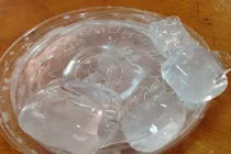 Kinh hoàng hàng quán dùng đá ướp thi hài giải khát 