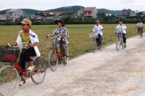 Phụ huynh giữ con ở nhà để phản đối nhà trường