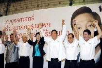 Đảng của nữ Thủ tướng Thái lật ngược tình thế