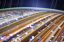 Thế giới ánh sáng tuyệt đẹp ngoài trạm vũ trụ ISS