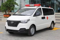 Bác sĩ đưa bố từ TP.HCM ra Hà Nội cấp cứu, một người mắc COVID-19