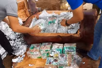 Lật tẩy muôn kiểu giấu ma túy “trên trời dưới đất” 