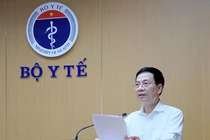 Bộ trưởng Nguyễn Mạnh Hùng phát biểu về hệ thống tiêm chủng vắc xin phòng COVID quốc gia