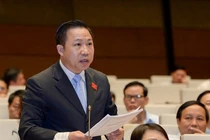 ĐBQH Lưu Bình Nhưỡng đóng góp ý kiến vào hoạt động lập pháp