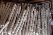 Món quà quê cũ hút khách, chỉ là đậu lạc mà đắt ngang cân thịt