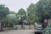 TP Bắc Ninh dựng rào gạch, bê tông chống dịch có “ngăn sông, cấm chợ“?