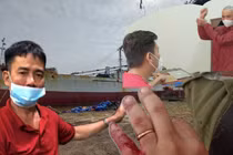 Tin nóng 14/11: Tàu hàng nước ngoài bị “xẻ thịt” thành sắt vụn