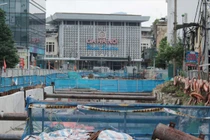 Ga ngầm metro Nhổn - ga Hà Nội dừng thi công: Thành phố có “giải cứu“? 