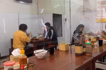 Nhà hàng, quán ăn tại Hà Nội có thể mở cửa lại vào tuần tới?