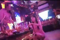 Hà Nội: Bất chấp lệnh cấm, hàng loạt quán karaoke “lén lút” hoạt động