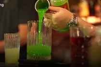 Cocktail đóng chai mang về, phục vụ khách chill tại nhà