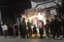 Đi ăn cưới, bạn thân cuỗm hơn 1 cây vàng của cô dâu