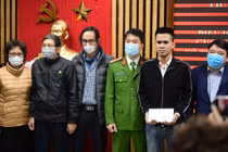 Bé 3 tuổi rơi từ tầng 12A chung cư: Bố cháu bé nói gì?