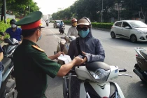Công an Hà Nội cấp, kiểm tra giấy đi đường có nhận diện qua mã QR Code