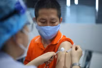 6 phản ứng tại chỗ thường gặp sau khi tiêm vắc xin Moderna