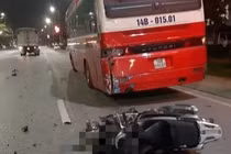 Quảng Ninh: Va chạm với xe khách, một chiến sĩ công an tử vong