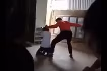 Thầy giáo đánh hàng loạt học sinh ở Lai Châu: Chỉ khiển trách?