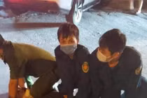 Người đàn ông mang ma túy, đâm cán bộ trực chốt kiểm dịch COVID-19