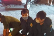 Người đàn ông mang ma túy, đâm cán bộ trực chốt kiểm dịch COVID-19