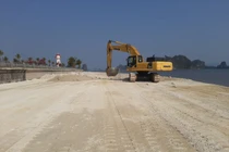 Phạt Cty Đô thị Phương Đông đổ trộm đất đá, lấn chiếm vịnh Bái Tử Long