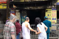 Tin nóng ngày 25/9: Giải cứu 5 người mắc kẹt trong cửa hàng bị cháy