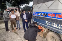 Truy bắt 3 đối tượng vận chuyển 40 bánh heroin trong thùng xe tải