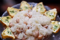 Cách nấu xôi lạc vừa dẻo vừa thơm bằng nồi cơm điện ai cũng ghiền