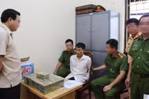 “Cửu vạn” vận chuyển 52 bánh heroin giá 100 triệu sa lưới