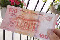 Tiền giấy 100 đồng lưu niệm đắt gấp đôi sau một năm ra mắt