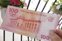 Tiền giấy 100 đồng lưu niệm đắt gấp đôi sau một năm ra mắt
