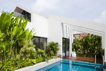 Ngắm bể bơi trên nóc nhà 3 tầng tuyệt đẹp ở Sài Gòn