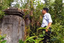 Bí ẩn về hàng trăm ngôi mộ cổ núi A Mang