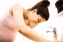 Cưới được 3 ngày, vợ bỗng nhiên nôn mửa trong phòng tắm