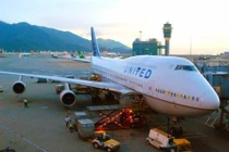 Vì sao hàng không United Airlines có quyền đuổi khách đã mua vé?