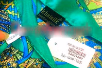 Gắn mác lạ đời, Khaisilk bị nghi trà trộn bán khăn lụa Trung Quốc