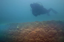  Lặn hồ Thổ Nhĩ Kỳ, phát hiện cả một công trình hoành tráng